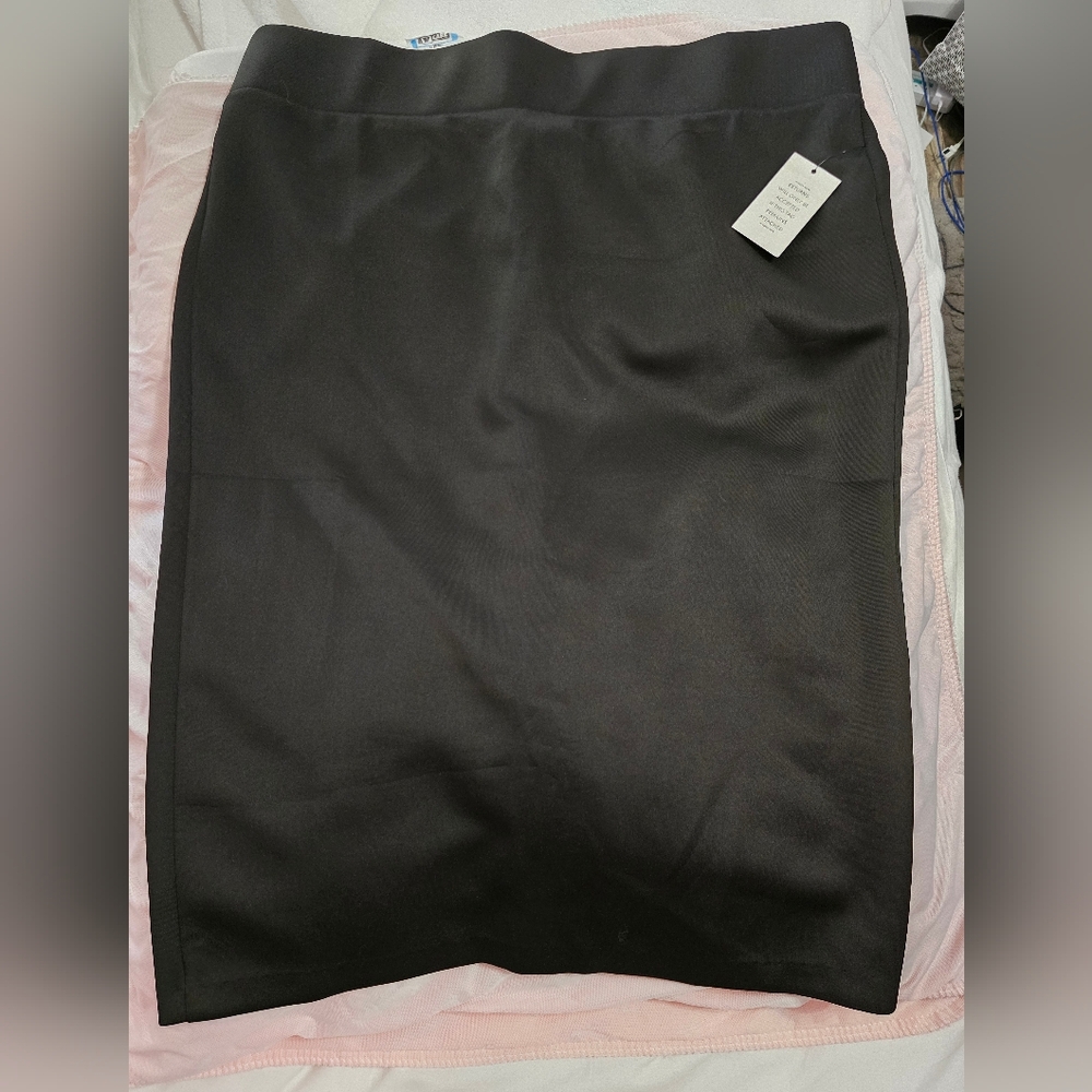 NWT Eloquii Neoprene Midi Skirt